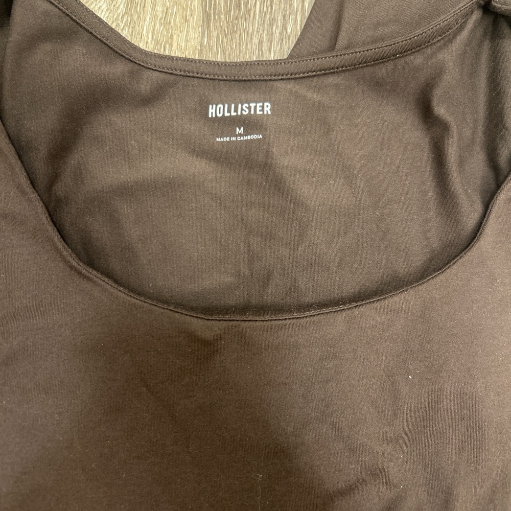 Hollister Women's Chocolate Brown Short Sleeve Tee